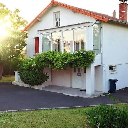 Gite Pavillon Kifadonfe 3 Ch Avec Cour Et Jardin Clos Villa Saint-Germain-Lembron Eksteriør billede