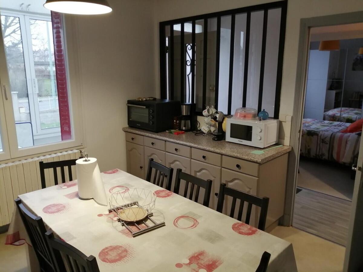 Gite Pavillon Kifadonfe 3 Ch Avec Cour Et Jardin Clos Villa Saint-Germain-Lembron Eksteriør billede